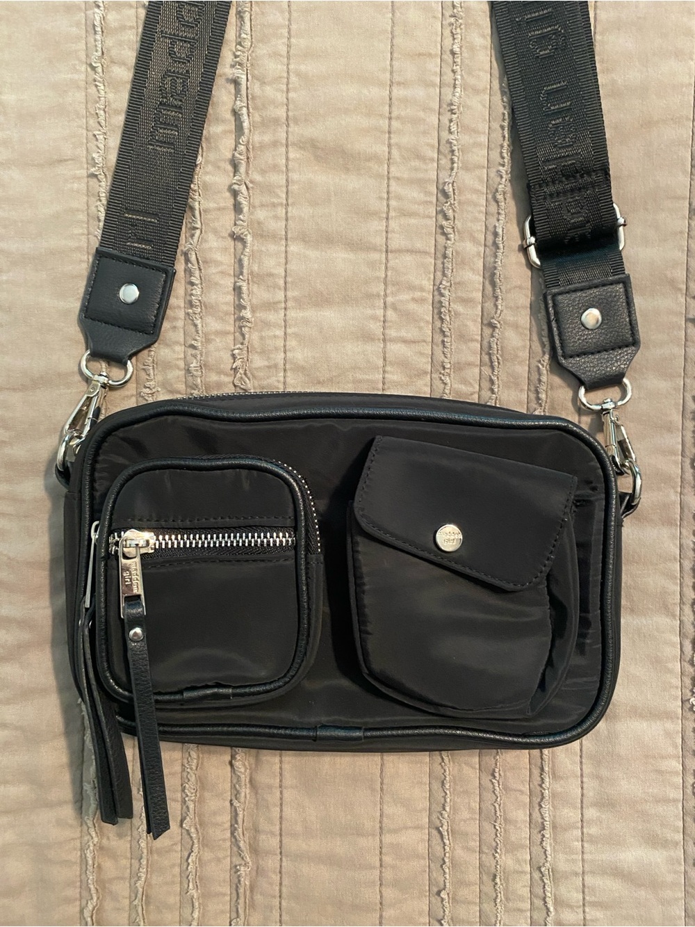 Madden Girl - Black Purse with outside pockets + Wide Adjustable Strap